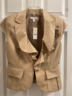 NWT Women's New York & Company Short Sleeve Blazer Blouse 8 Tan Ruffles Pockets